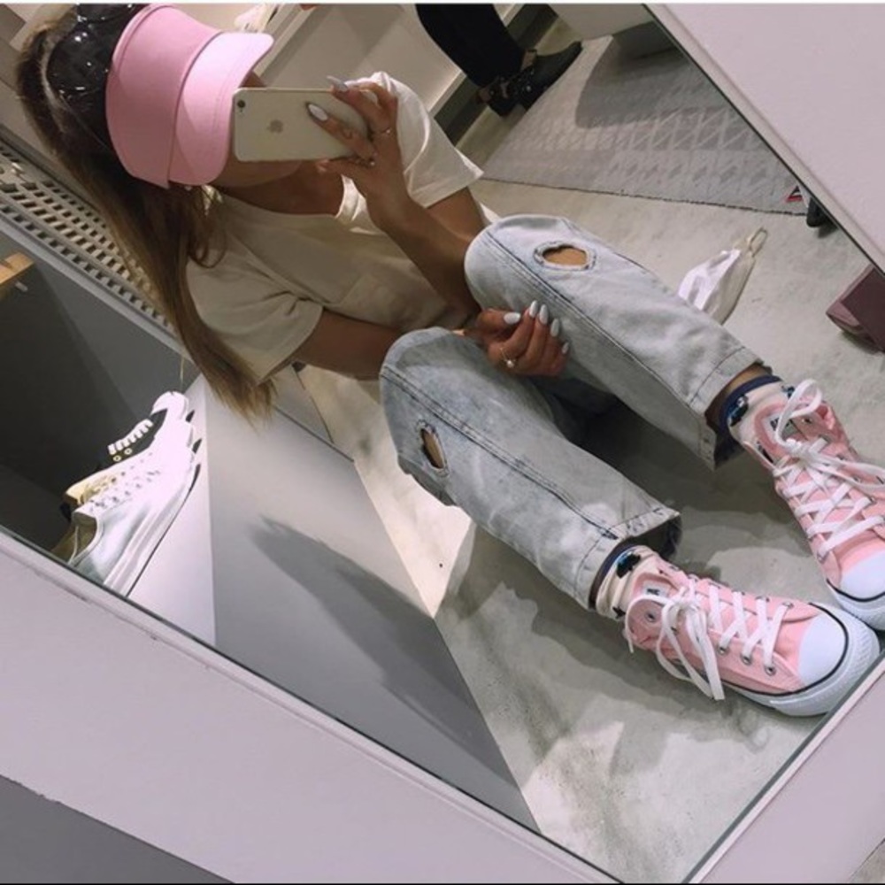 Heart Cutout Jeans - Picture 4 of 4